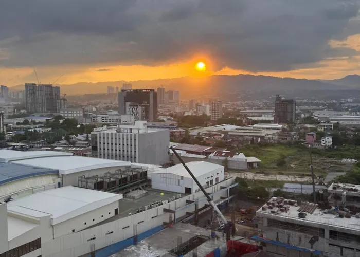 Jtower Residences 17n05 Heart Of Steps From Sm Jmall Mandaue-stad