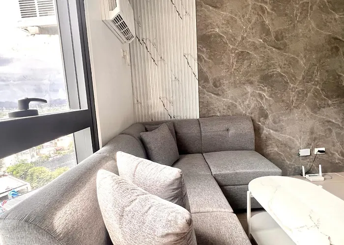 Aparthotel Jtower Residences 17n05 Heart Of Steps From Sm Jmall Mandaue-stad